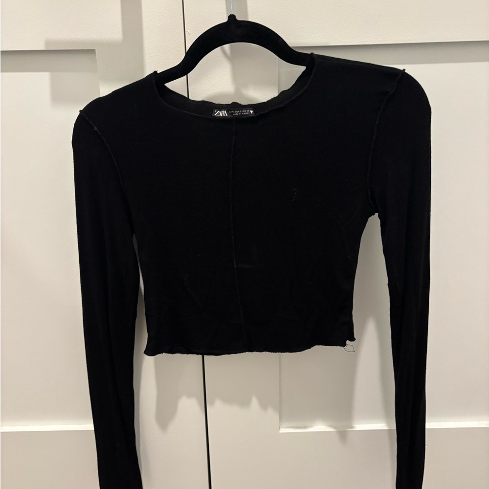 Zara Black Fitted Long Sleeve Crop Tee